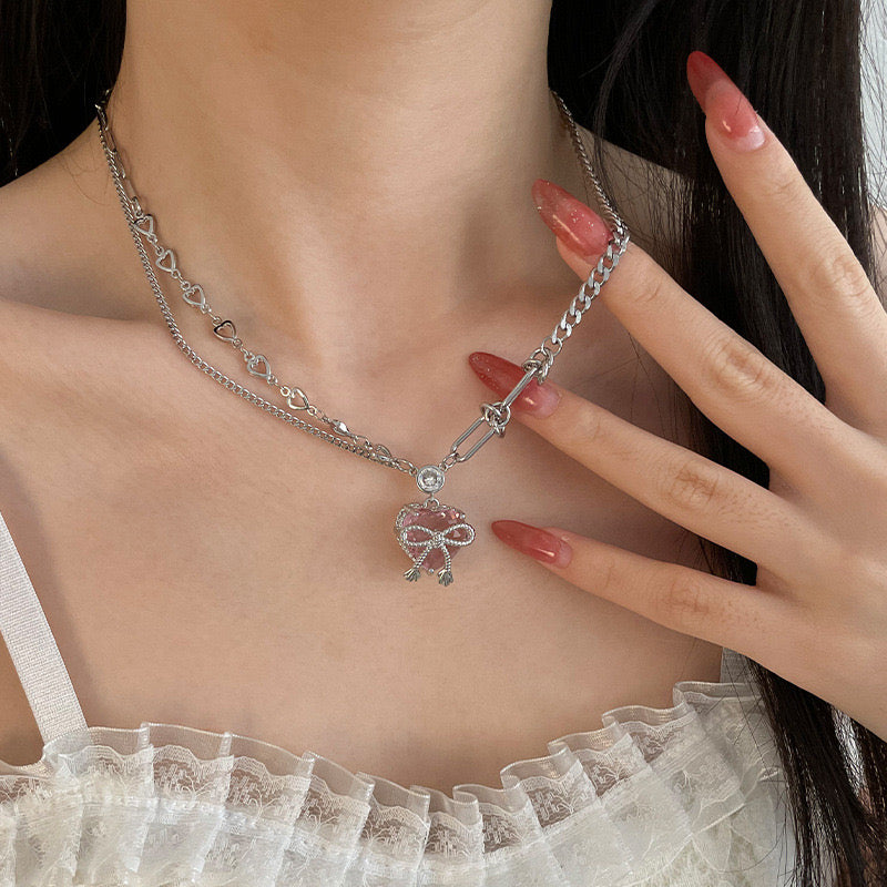 Pink heart bowknot necklace for women, niche light luxury sweet and cool pendant, new trendy style in 2024, advanced-feeling collarbone chain